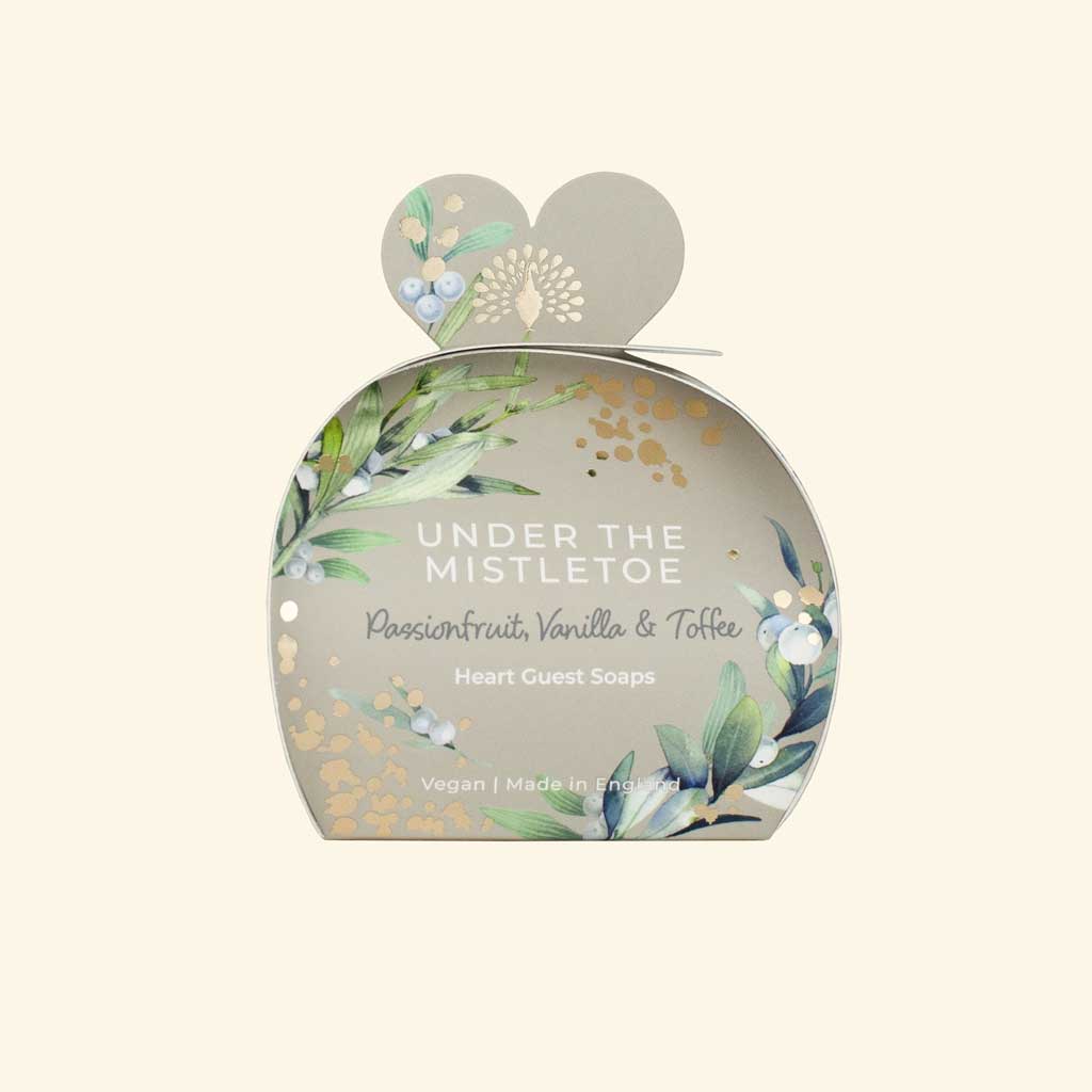 English Soap Co. Under the Mistletoe Heart Guest Soap
