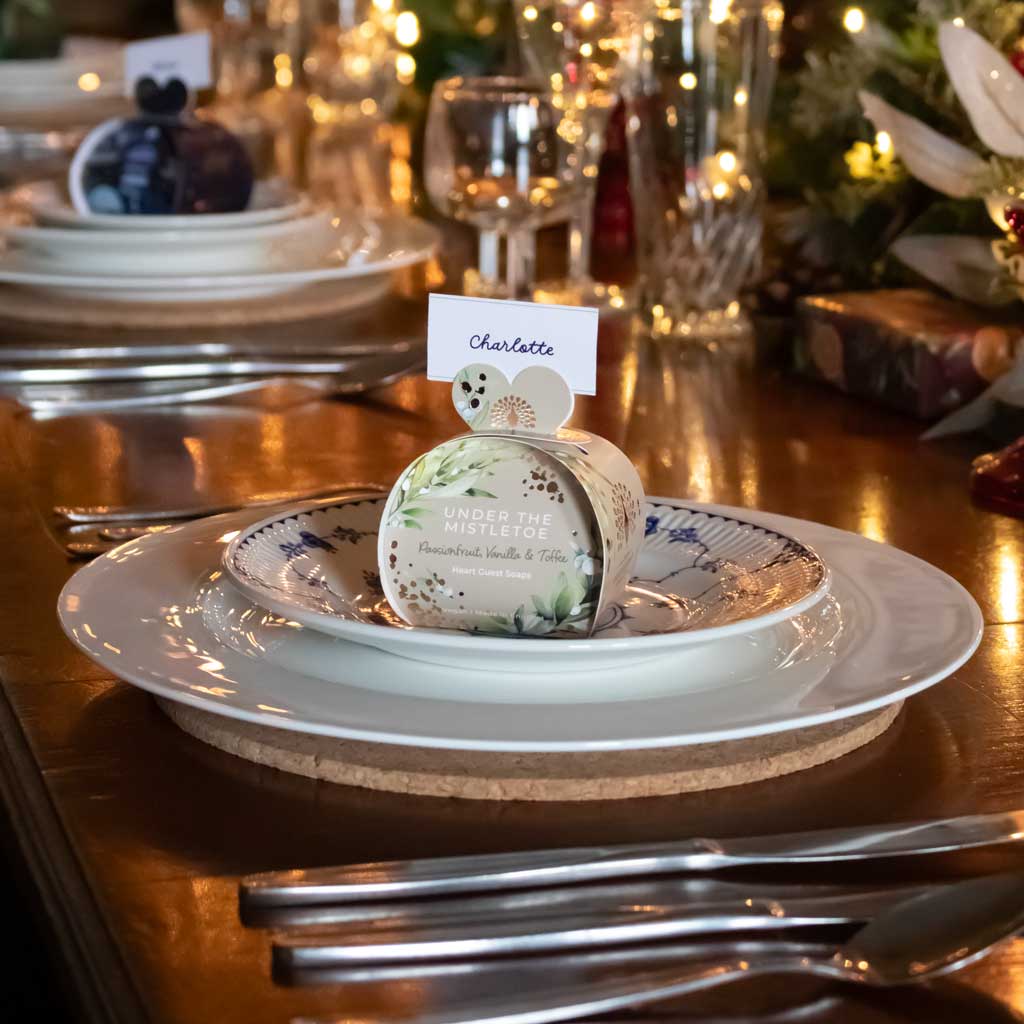 English Soap Co. Under the Mistletoe Heart Guest Soap